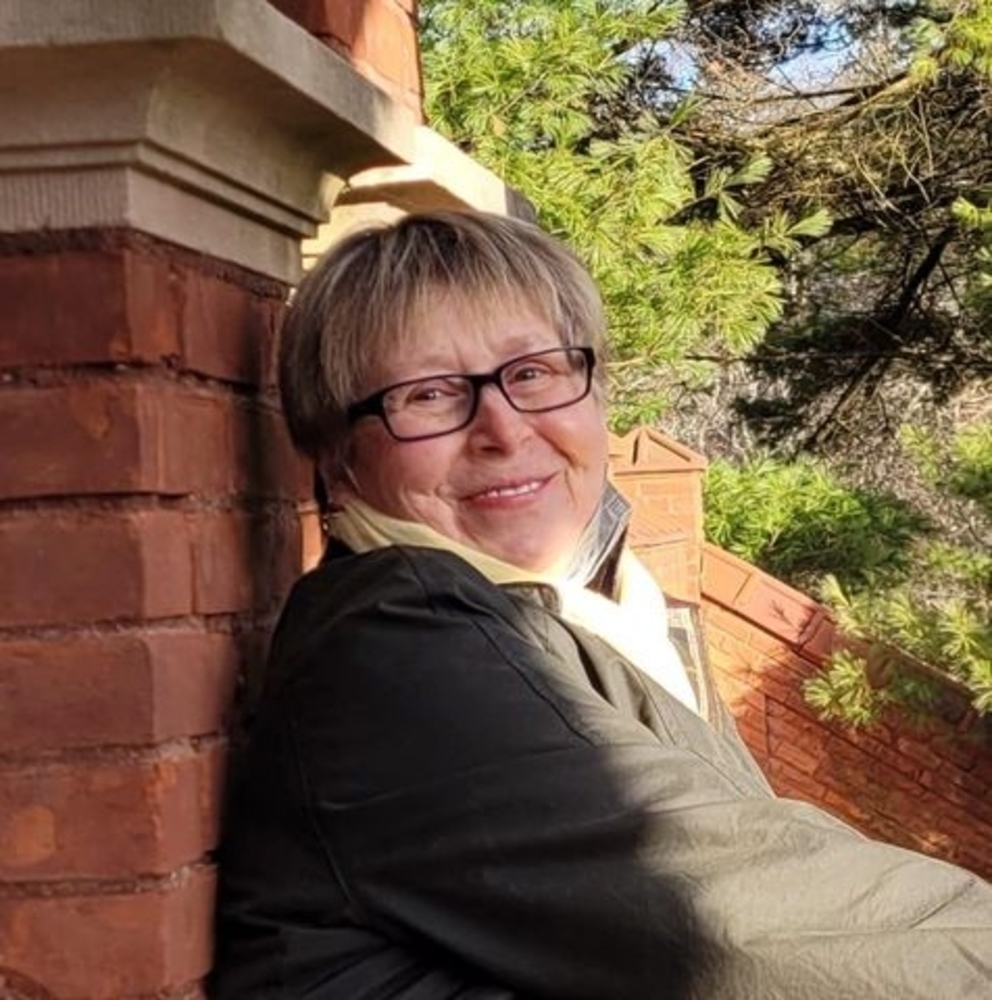 Meet your Posher, Linda